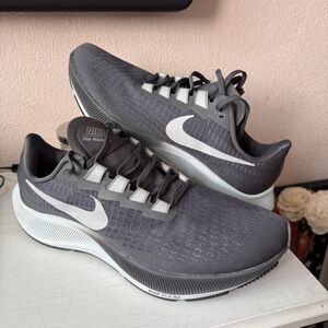 Nike Shoes Mens Size 10.5 Air Zoom Pegasus 37 Particle Iron Gray Running Sneaker